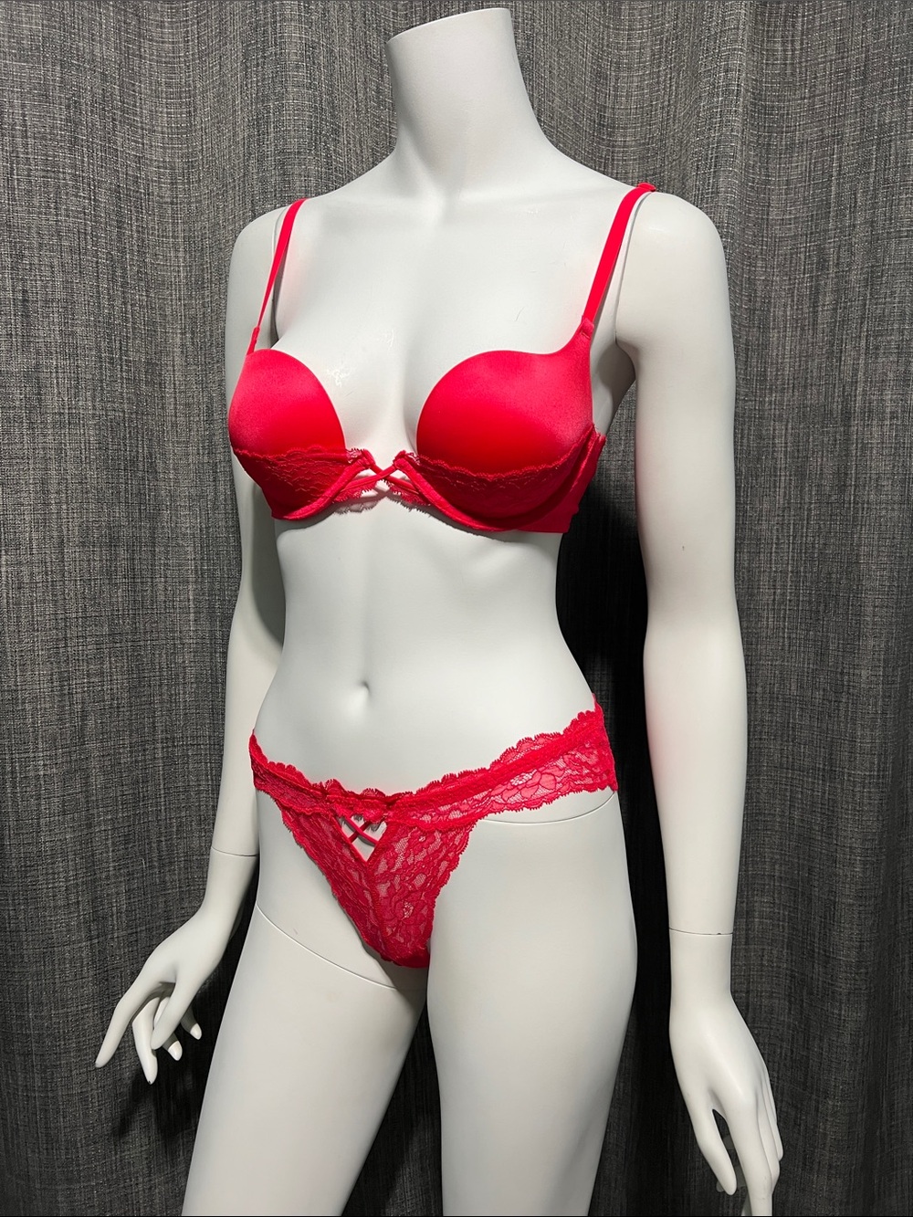 Victoria's Secret Very Sexy Red Lace Padded Demi Push Up Bra & Cheeky Panty 32C